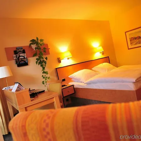 Kieferneck מלון 3*